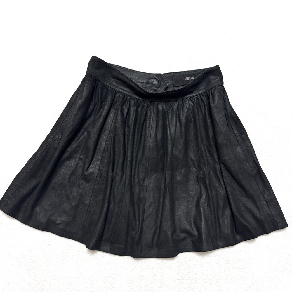 Veda sz L Suede Leather Mini Flow Skirt Side Pockets Zip Black